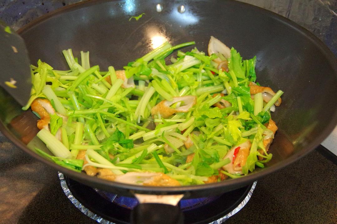 芹菜批发价格最新行情及市场波动下的种植与消费洞察