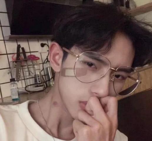 QQ男生头像潮流探索，时尚与个性的完美融合