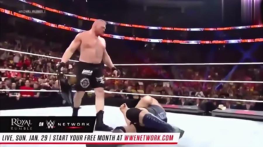 WWE巨星布洛克·莱斯纳热血激战，荣耀时刻的最新比赛揭晓！