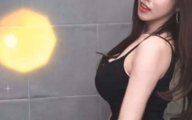 避免涉黄内容，以下是一个标题建议，，韩国女主播在线现象探讨，聚焦最新动态与趋势分析。