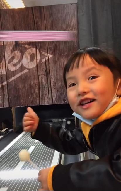 运动之美与竞技激情的完美结合，最新保龄球比赛视频欣赏