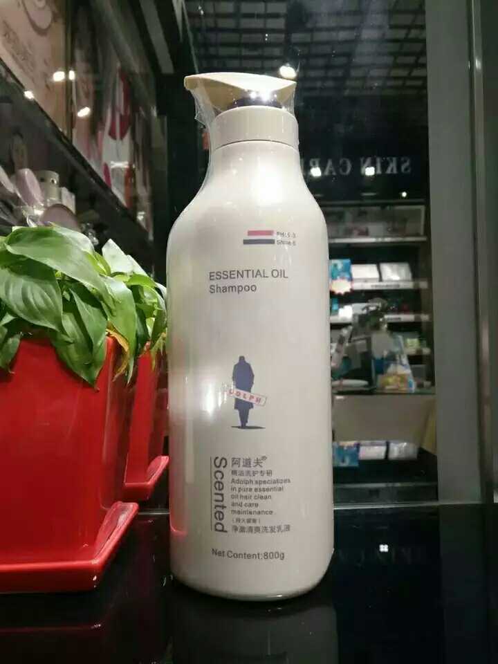 阿道夫全新包装引领潮流新风尚，重塑经典时尚魅力