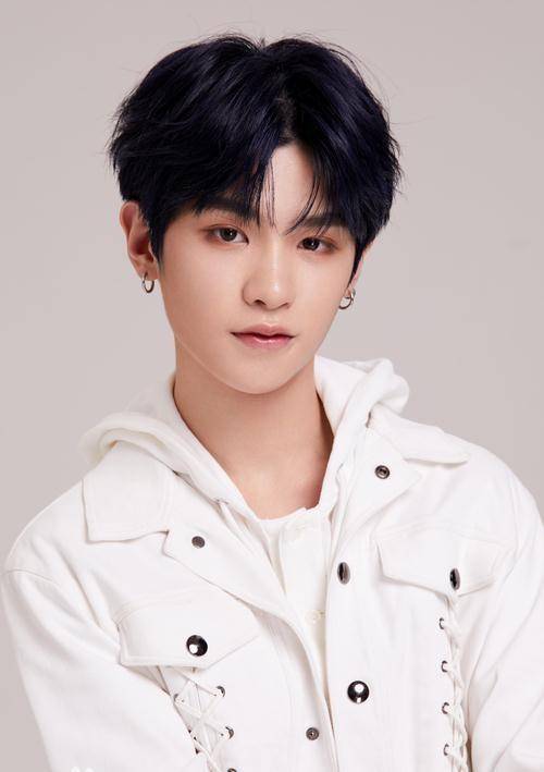 黄明昊，青春活力的闪耀之星最新动态报道