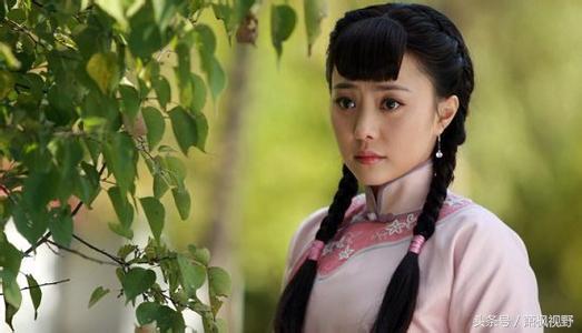 何冰的电视剧佳作之旅，演绎之路的精彩瞬间