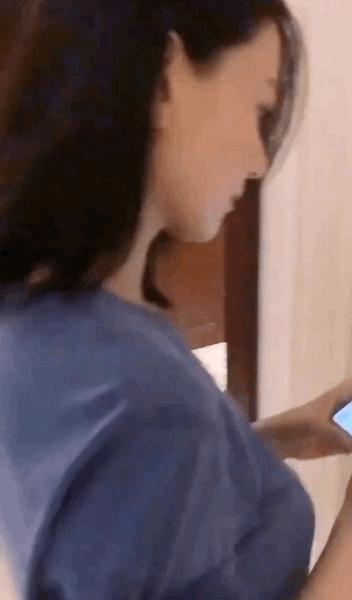 高圆圆展现多元魅力，最新动态引领时尚潮流