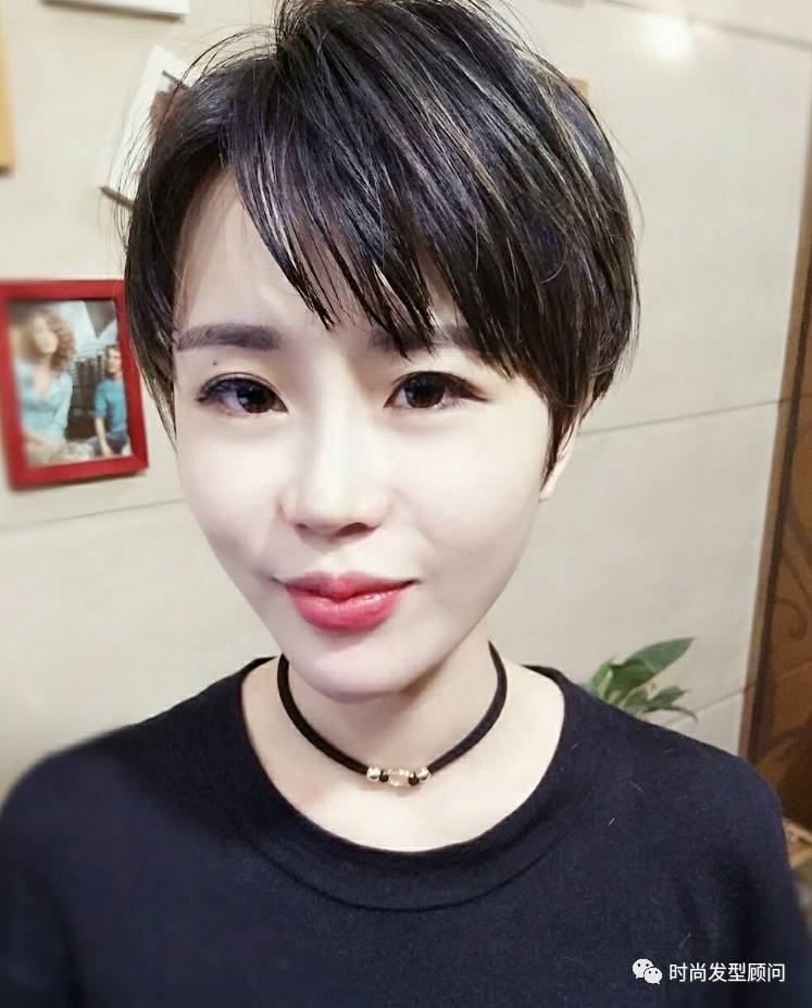 2017最新潮流短发女，个性闪耀，引领时尚风潮